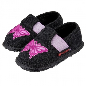Comode pantofole per bambine con farfalla Comode pantofole per bambine con farfalla